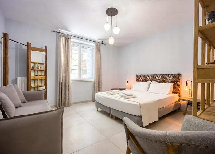 Bentzi...Boutique Apartment in Pangrati, Superior Suite (2) for 4 guests