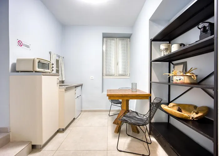 Bentzi...Boutique Apartment in Pangrati, Superior Suite (2) for 4 guests